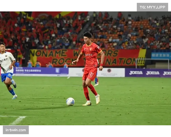 重庆铜梁龙向余望李镇全首秀 三中卫体系支撑升班马立足